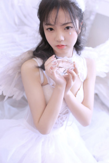 外国女性用一对父子精液生子引争议